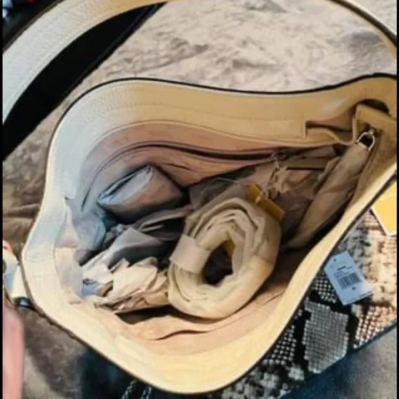 Michael Kors leather purse with matching zipper wallet. - Picture 3 of 5